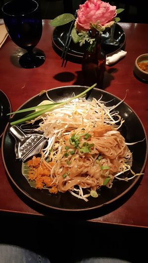 vegan pad thai at Ssong Thai in Seoul