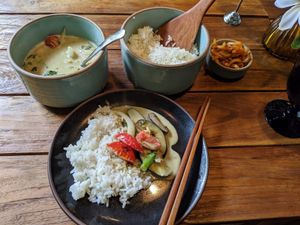 Vegan green curry at Ssong Thai in Seoul