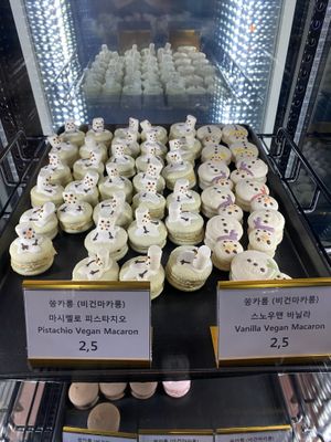 Macaroons!!! at Ssong Thai in Seoul
