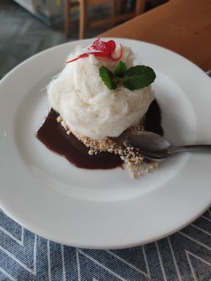 Halva cake #Veganuary at Byblos Mezza House in Slupsk