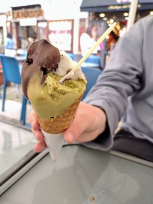 Fondente (dark chocolate), pistachio, lemon at Azzurra Ice Cream in Alghero