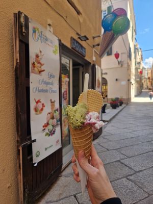 Pistachio and cheesecake at Azzurra Ice Cream in Alghero