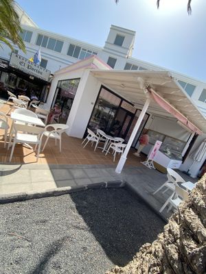 Tolles Design  at Creme Cafe in Lanzarote