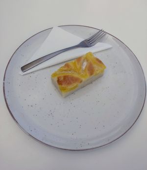 Lemon cake (vegan) at Creme Cafe in Lanzarote