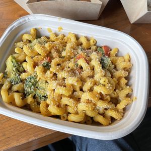 Mac and greens at Mora Mora - Interlomas  in Mexico City