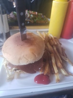 La big boy (viene con papas en el local solamente) at Vegan Dealer in Santiago