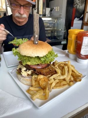 Xl burger at Vegan Dealer in Santiago