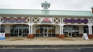 Outside at Ye's Asian Vegan Kitchen in Hilliard