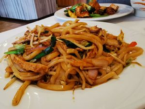 Yaki Udon at Ye's Asian Vegan Kitchen in Hilliard