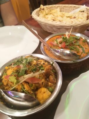 this time we had the tandoori aloo curry and the gobhi methi masala with garlic naan and cilantro naan on the side, which was just the perfect combination of Indian comfort food at Royal India in Ghent