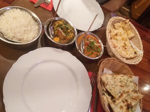this time we had the tandoori aloo curry and the gobhi methi masala with garlic naan and cilantro naan on the side, which was just the perfect combination of Indian comfort food at Royal India in Ghent