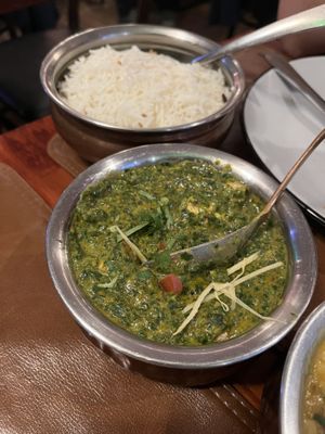 Palak Tofu met witte rijst   at Royal India in Ghent