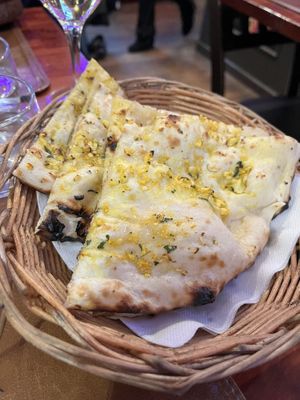 Vegan garlic naan 🌱   at Royal India in Ghent