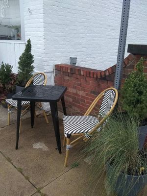 outdoor seating during rain at Native Bagel Company in Berea