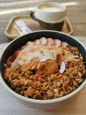 Acai bowl at Peanut's Café in Sainte-maxime