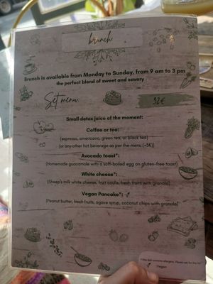  at Peanut's Café in Sainte-maxime