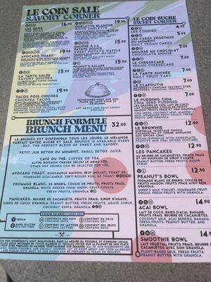   at Peanut's Café in Sainte-maxime