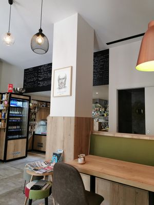 Super nice atmosphere at Peanut's Café in Sainte-maxime