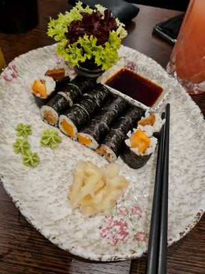 Mit Süßkartoffel und Tofutaschen gefülltes Sushi at RiceCorn in Regensburg