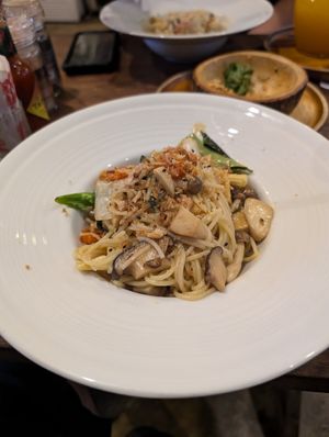 Stir fried noodles with spaghetti at Pure Vegan Heaven in Koh Samui