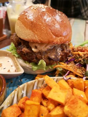 burger at Pure Vegan Heaven in Koh Samui