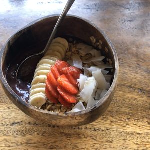 Smoothie bowl at Shelter Cafe in Seminyak