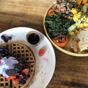 Vegans at Shelter Cafe in Seminyak