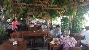 For a full vegan Bali guude, visit www.the-vegan-travelers.com at Shelter Cafe in Seminyak