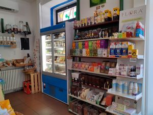 Refrigerated section at Bio e Sfuso in Locarno