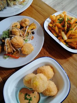 Salt and pepper mushrooms, jalapeño poppers and buffalo fries at Veggie Republic in Liverpool