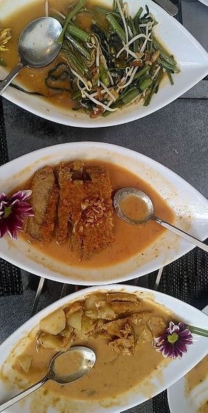 Seitan, Tempeh and waterspinach at Dapur in Zurich