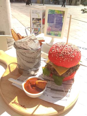 Flamming B, simply gorgeous at Café Garrett by Ohana in Lisbon