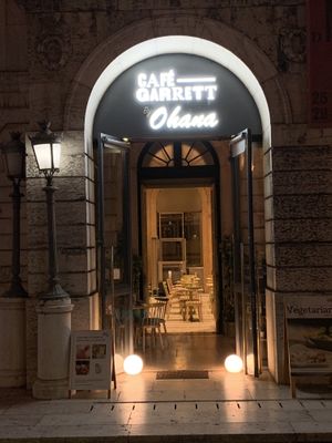 Entrance at Café Garrett by Ohana in Lisbon