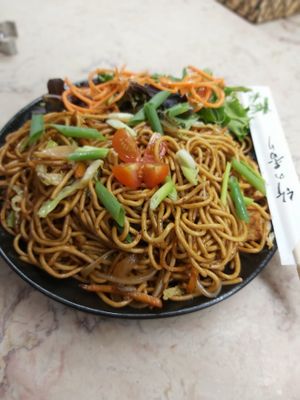 Hakka Noodles at Café Garrett by Ohana in Lisbon
