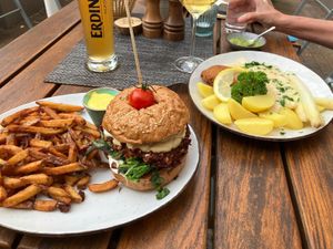 Vegan burger and Asparagus with vegan Hollandaisesaus, Yammy! at Emmels Dinkelrind in Neuberg