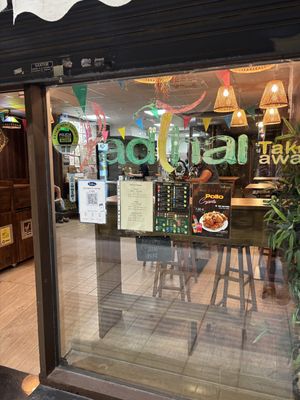 Sit in or take away  at Pad Thai Take Away in Sitges