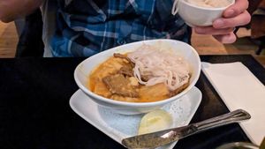 TOM KHA CREVETTE (vegan shrimps) with vermicelli on the side at ChuChai in Montreal