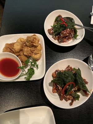 Kiao tod (dumpling frit), Het waan krob (breaded crispy mushrooms), Waan krob (breaded crispy seaweed)   at ChuChai in Montreal