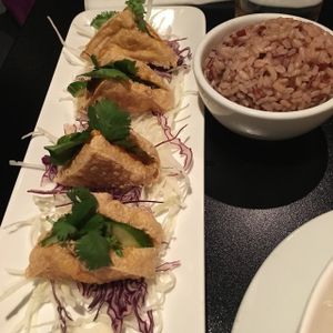 Tofu frit, sauce du chef, concombre et coriandre et riz brun at ChuChai in Montreal