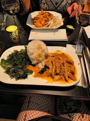 Phra ram gai at ChuChai in Montreal