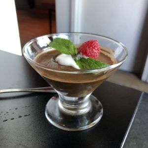 Mousse à l'avocat au chocolat at ChuChai in Montreal