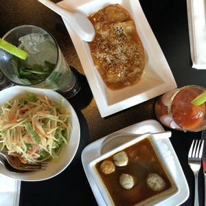 Som Tam, Kiao Satay et Soupe at ChuChai in Montreal