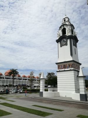 The shop is across the tower and mosk at Gerai Capati Maya in Ipoh
