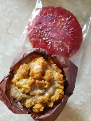 blueberry zucchini muffin & blackberry frosted sugar cookie at Ely's To Go in Boardman