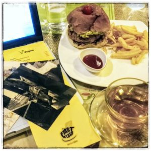 ? Vegetable Burger with French Fries and Giddapahar Green Tea at First Flush in Kolkata