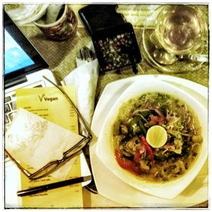 ? Vegetable Thukpa and Green Tea from Darjeeling at First Flush in Kolkata