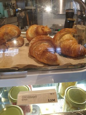 Vegan apricot filled croissant at Heyzel Coffee in Augsburg