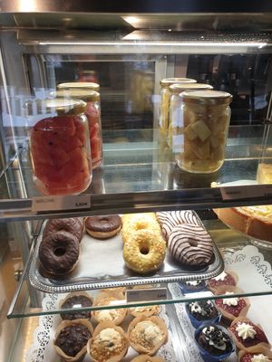 Fruit jars at Heyzel Coffee in Augsburg