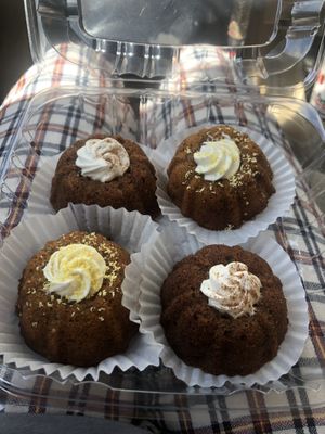 Carrot cake and banana cake 😋 at Healthy Substance - Garfield Ridge in Chicago