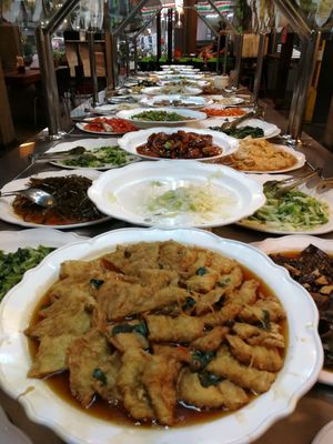 Dishes of food at Lian He at Lián Hé - North District in Taichung